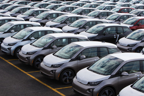 Un buon prezzo. Spessore 70 micron Pellicola di protezione automobilistica a colori bianchi per veicoli elettrici a batteria in linea