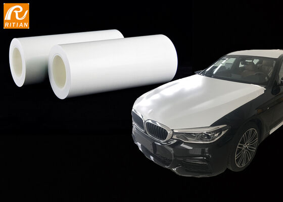 Un buon prezzo. Pellicola protettiva bianca per auto progettata per proteggere la vernice dell'auto da scheggiature, graffi e sporco in linea