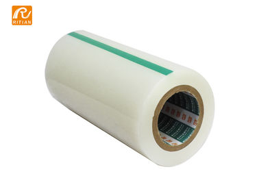 Un buon prezzo. Materiale del PE basato solvente del rotolo di film di protezione della superficie dell'adesivo per lo strato acrilico in linea